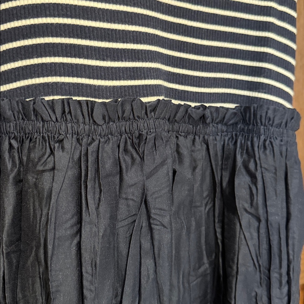 NWT J Crew Gathered-waist mixy dress in stripe—Medium—Navy - Picture 4 of 4